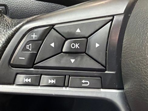 Used 2019 Nissan Rogue SV AWD/4WD image 20