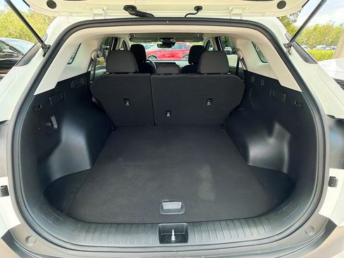 Used 2024 Kia Sportage LX image 12