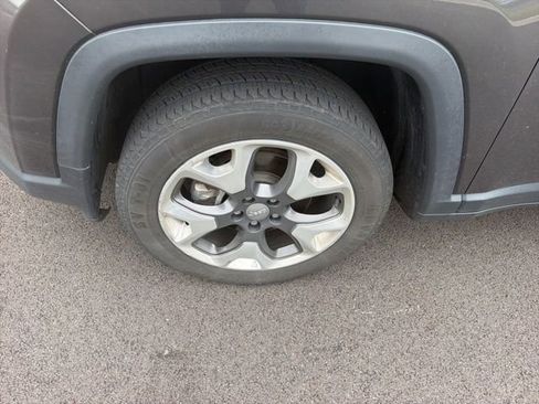 Used 2020 Jeep Compass Limited AWD/4WD image 5