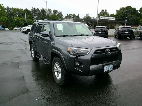 Used 2021 Toyota 4Runner SR5 Premium w/ Moonroof Package AWD/4WD image 7