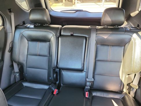Used 2024 Chevrolet Equinox Premier FWD image 12