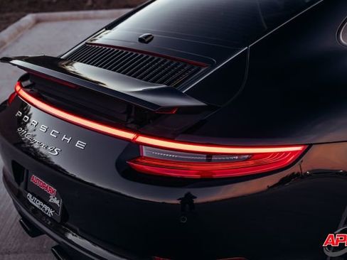 Used 2019 Porsche 911 Carrera 4S image 53