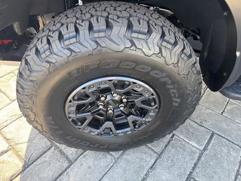 Used 2025 Ford F150 Raptor w/ Equipment Group 803A Raptor R AWD/4WD image 4