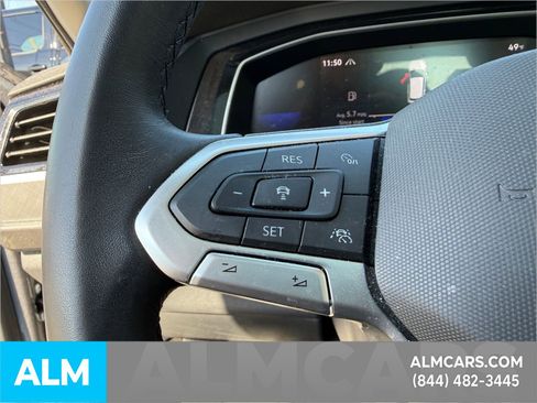 Used 2024 Volkswagen Jetta SE w/ Panoramic Sunroof Package image 24