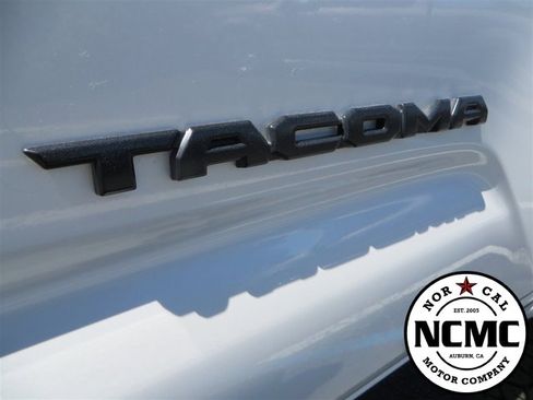 Used 2021 Toyota Tacoma TRD Sport image 25