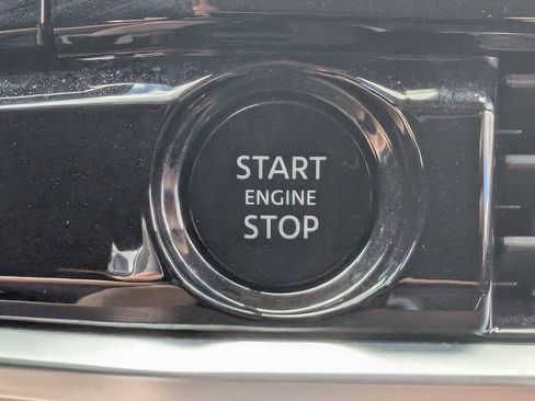 Used 2025 Nissan Pathfinder SV FWD image 19