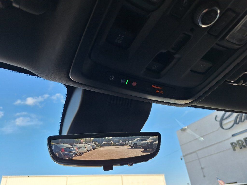 Used 2023 Chevrolet Tahoe High Country RWD image 16