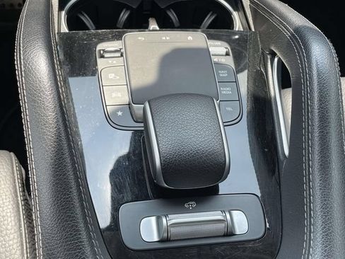 Used 2024 Mercedes-Benz GLS 580 4MATIC image 32