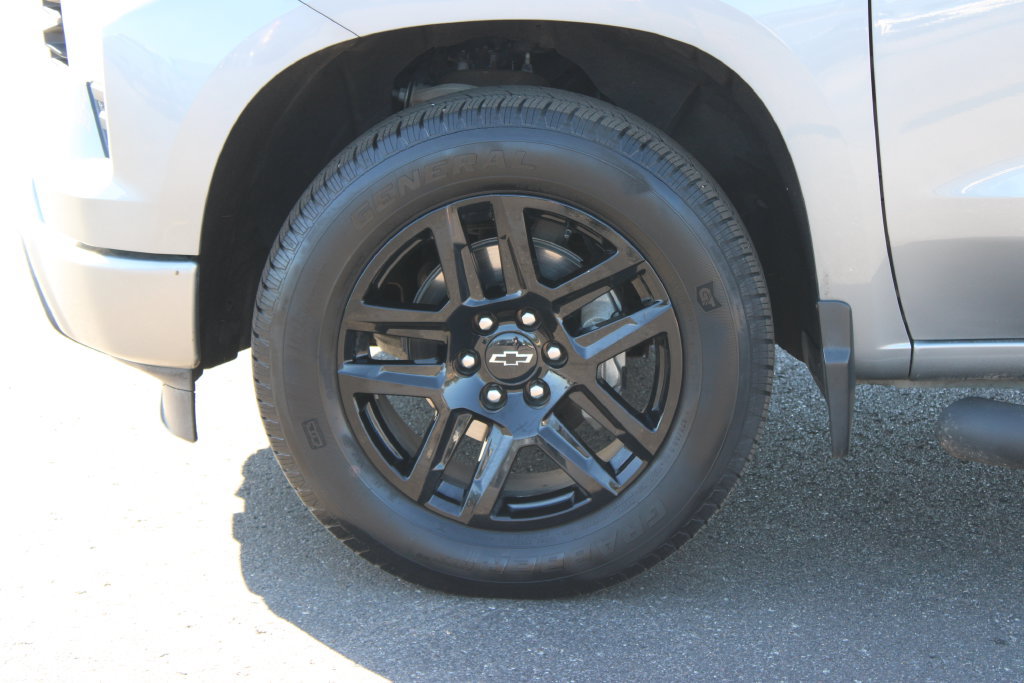 Used 2024 Chevrolet Silverado 1500 Custom w/ Rally Edition RWD image 16