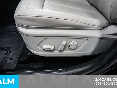 Used 2025 Kia Sorento S w/ Panoramic Sunroof Package FWD image 27