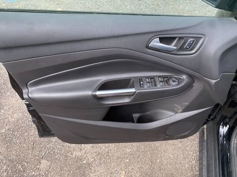 Used 2017 Ford C-MAX SE image 11