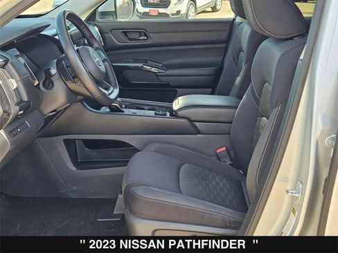 Used 2023 Nissan Pathfinder SV image 11