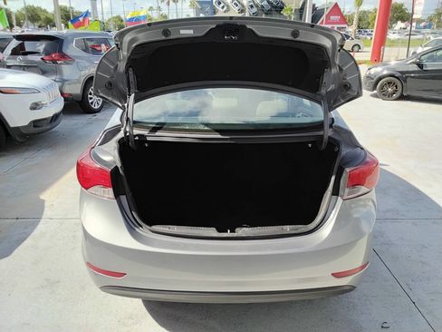 Used 2016 Hyundai Elantra SE w/ Option Group 02 image 3