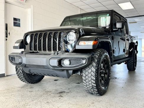 Used 2022 Jeep Gladiator Sport AWD/4WD image 22