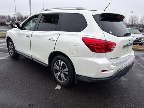 Used 2017 Nissan Pathfinder SL w/ Trailer Tow Package image 7