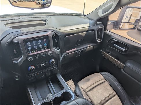 Used 2021 GMC Sierra 3500 Denali w/ Denali Ultimate Package AWD/4WD image 26