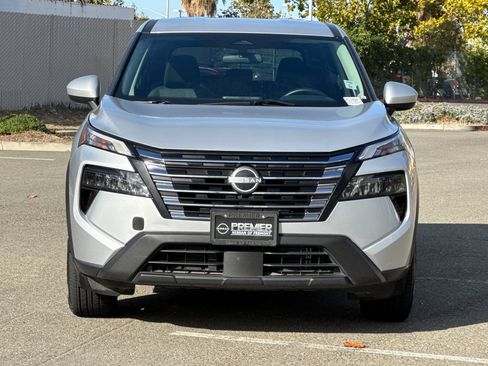 Certified 2024 Nissan Rogue SV image 9