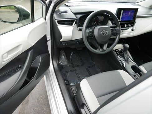 Certified 2025 Toyota Corolla LE FWD image 10