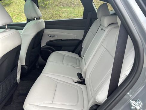 Used 2025 Hyundai Tucson Limited image 16