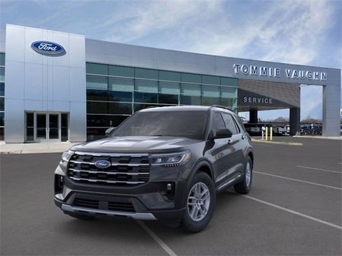 New 2025 Ford Explorer Active w/ Active Comfort Package image 2