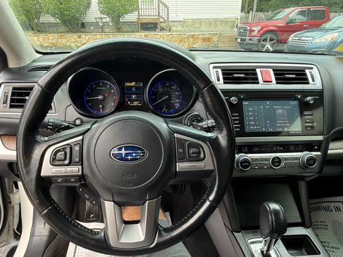 Used 2016 Subaru Outback 2.5i Limited AWD/4WD image 20