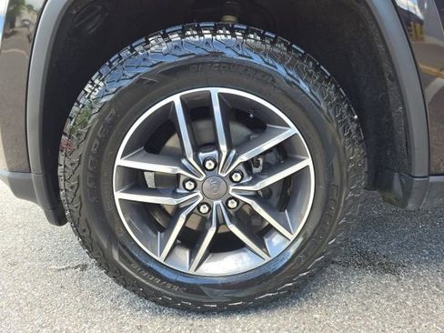 Used 2019 Jeep Grand Cherokee Limited image 27