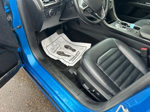 Used 2019 Ford Fusion SEL image 9