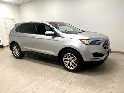 Used 2024 Ford Edge SEL image 3