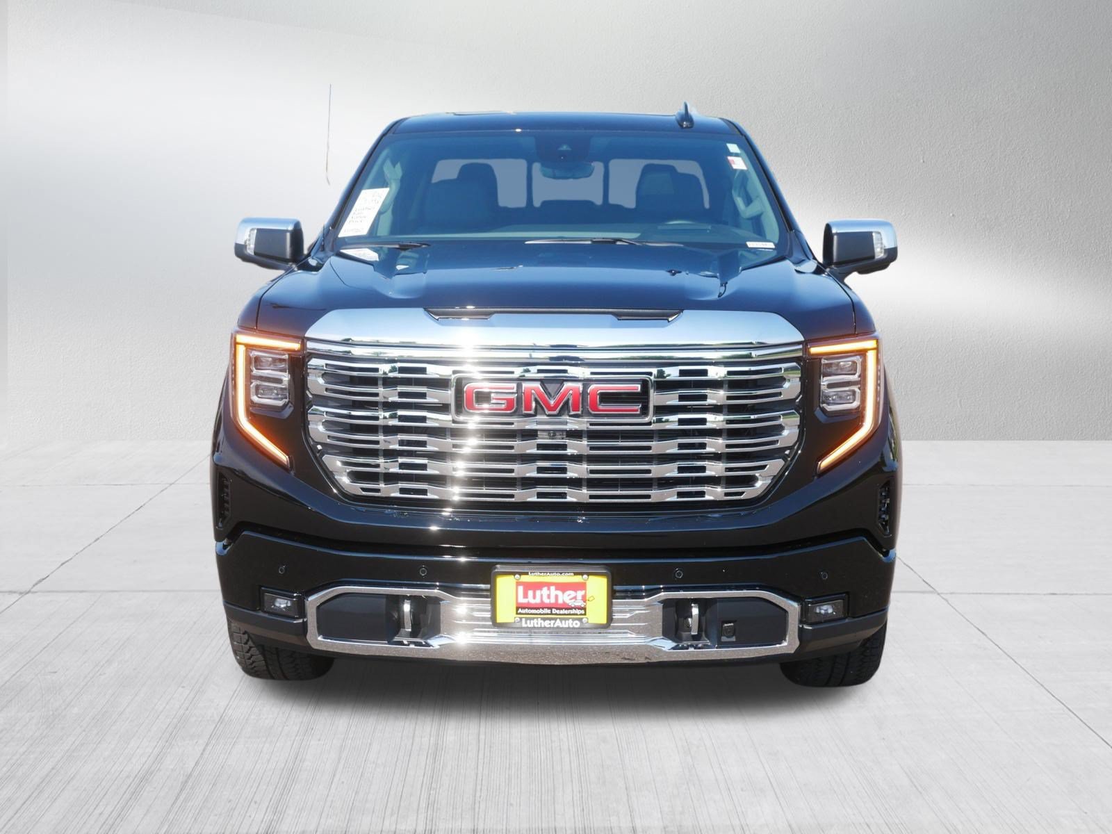 Used 2026 GMC Sierra 1500 Denali w/ Technology Package AWD/4WD image 2