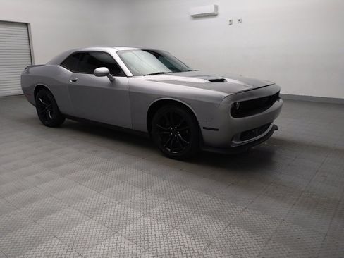 Used 2016 Dodge Challenger SXT w/ Blacktop Package image 13