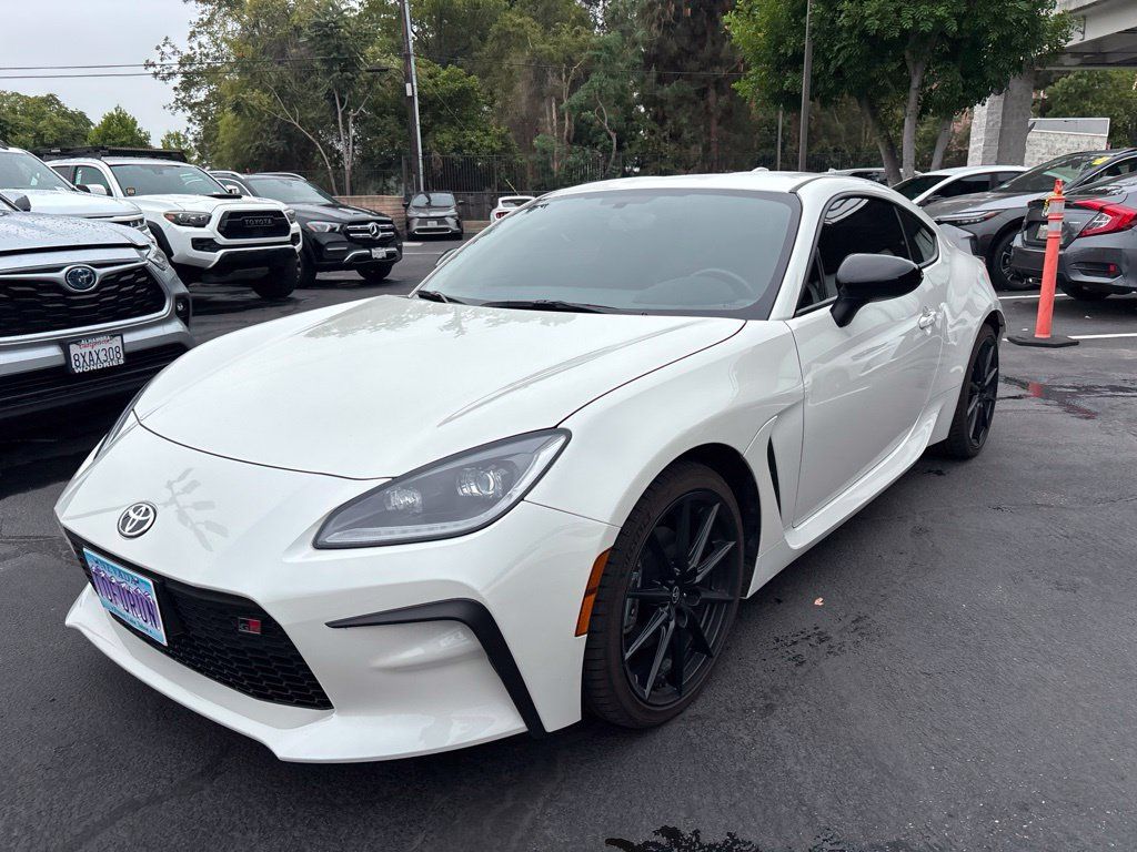Used 2024 Toyota GR86 Premium RWD image 8