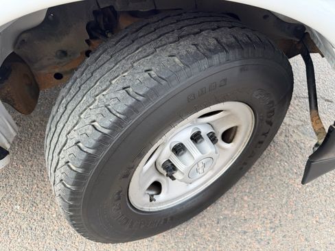 Used 2018 Chevrolet Express 2500 Extended w/ Driver Convenience Package image 28