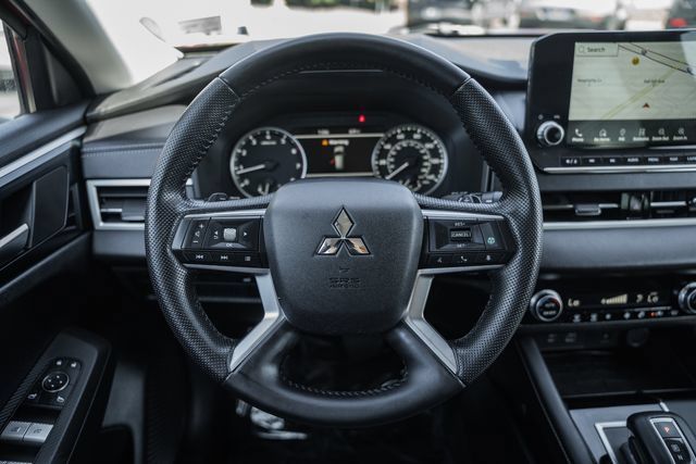 Used 2022 Mitsubishi Outlander SE AWD/4WD image 32