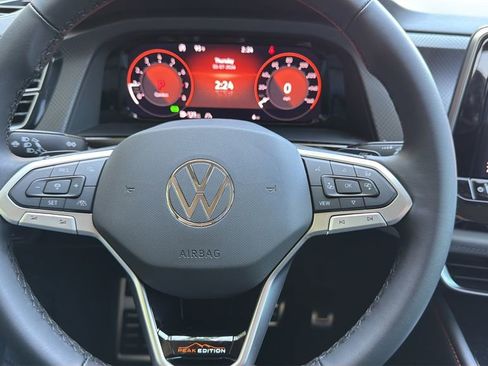 New 2026 Volkswagen Atlas Peak Edition AWD/4WD image 11