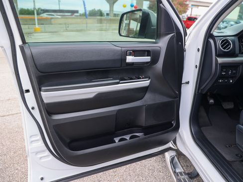 Used 2021 Toyota Tundra SR5 w/ SR5 Leather Package RWD image 33