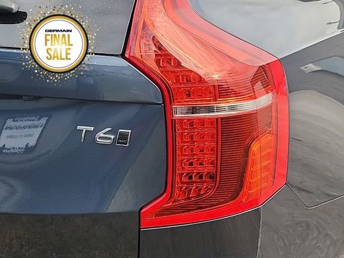 Used 2021 Volvo XC90 T6 Momentum image 8