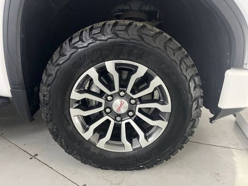 Used 2020 GMC Sierra 1500 AT4 w/ AT4 Premium Package image 16
