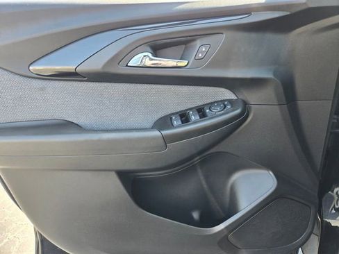 Used 2023 Chevrolet TrailBlazer LT image 31