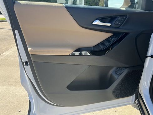 New 2026 Chevrolet Equinox ACTIV w/ Convenience Package III image 23