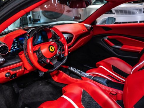 Used 2021 Ferrari F8 Tributo image 24