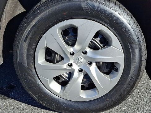 Used 2023 Toyota RAV4 LE image 9