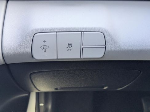 New 2026 Hyundai Elantra Limited image 27