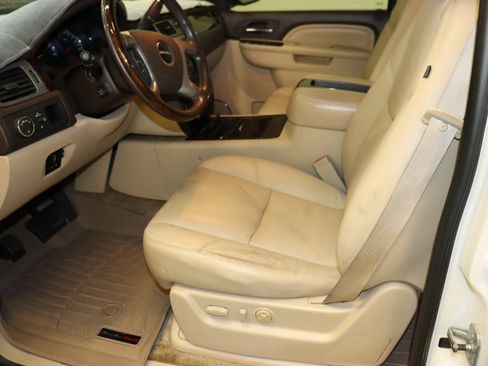 Used 2011 GMC Yukon Denali AWD/4WD image 28