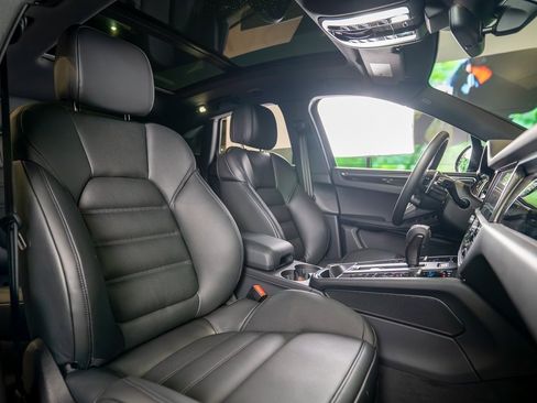 New 2026 Porsche Macan image 19
