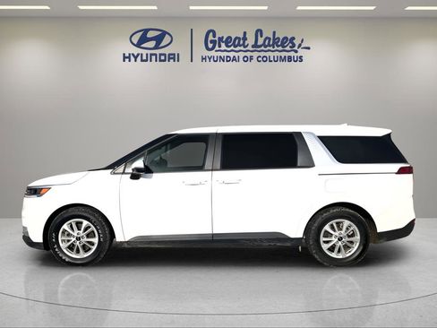 Used 2024 Kia Carnival LX image 2