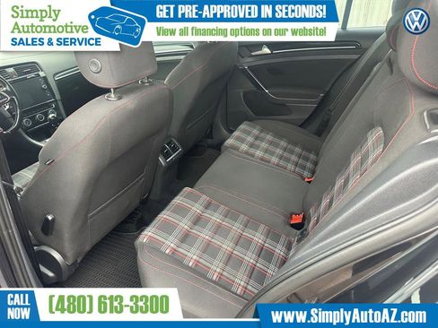 Used 2017 Volkswagen Golf 4-Door FWD image 17