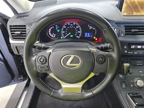Used 2015 Lexus CT 200h w/ Navigation Package image 5
