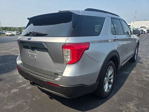 Used 2020 Ford Explorer XLT w/ Equipment Group 202A AWD/4WD image 3