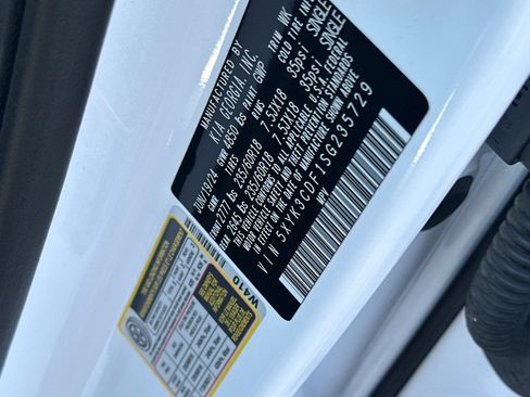 Certified 2025 Kia Sportage EX AWD/4WD image 28