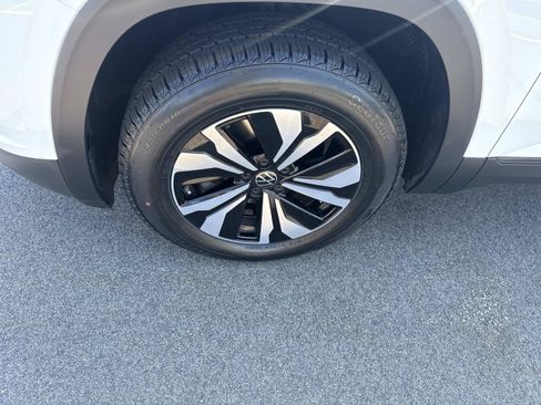 Certified 2024 Volkswagen Atlas SE AWD/4WD image 12